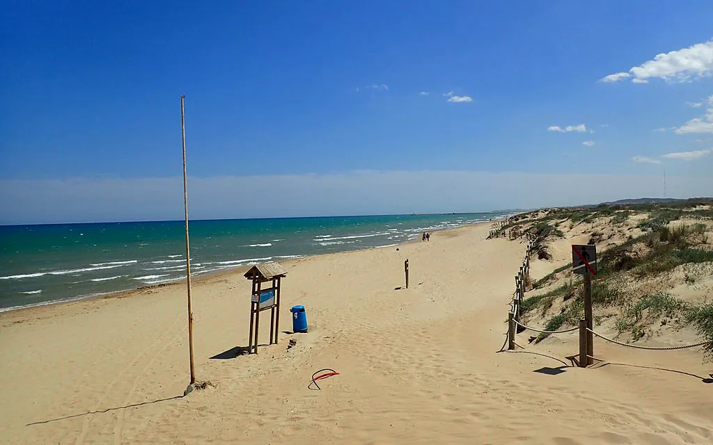 Rebollo Beach with dunes